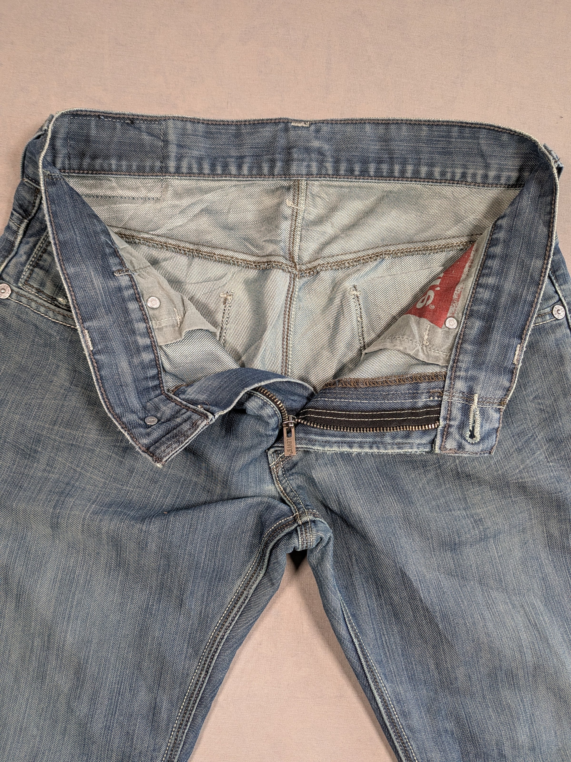 Vintage Levi's Jeans Mens Denim 514 Straight Fit Colour Blue Size W31 L30