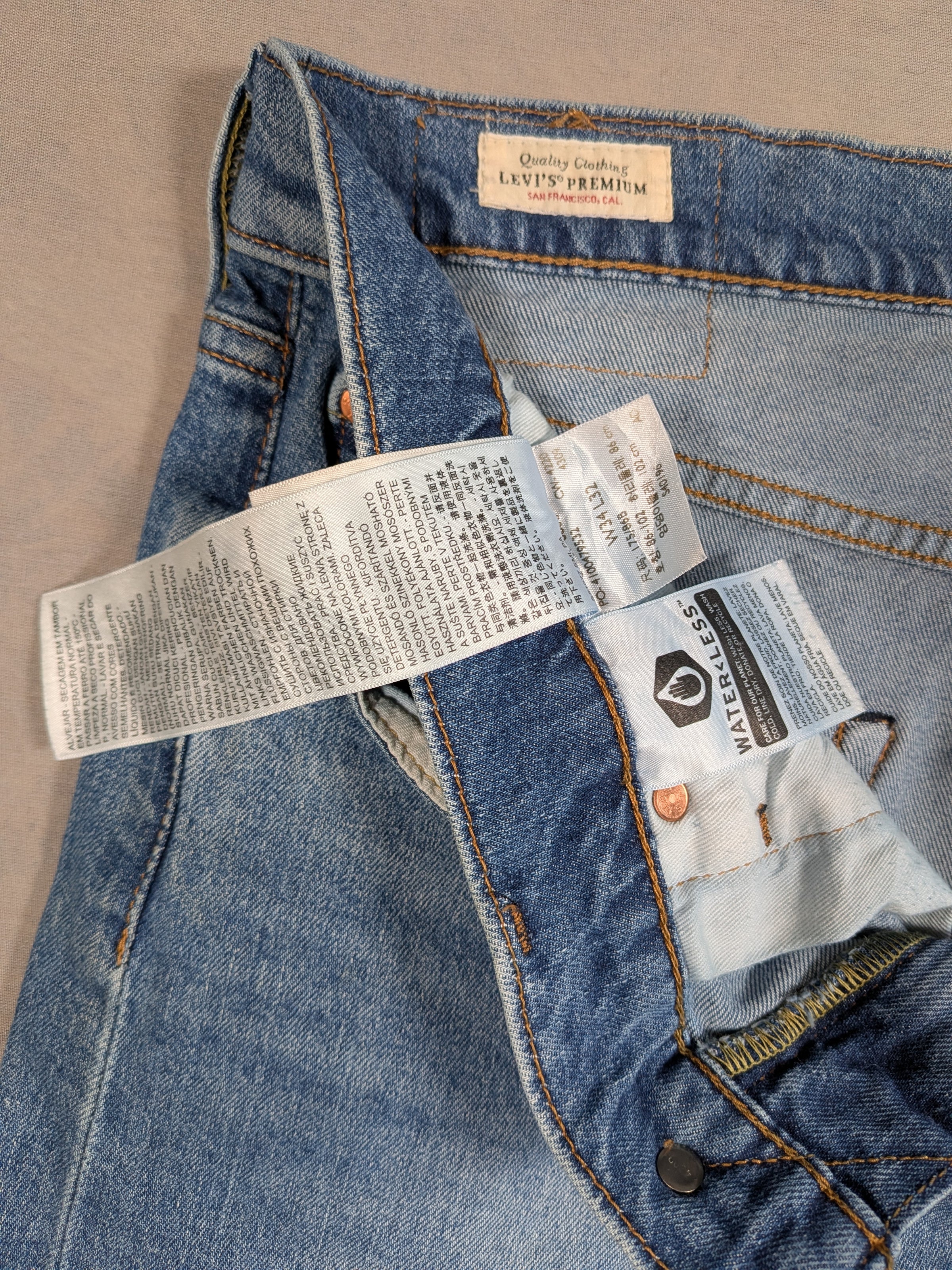 Levi's Jeans Mens Denim 502 Regular Taper Fit Colour Blue Size W34 L32