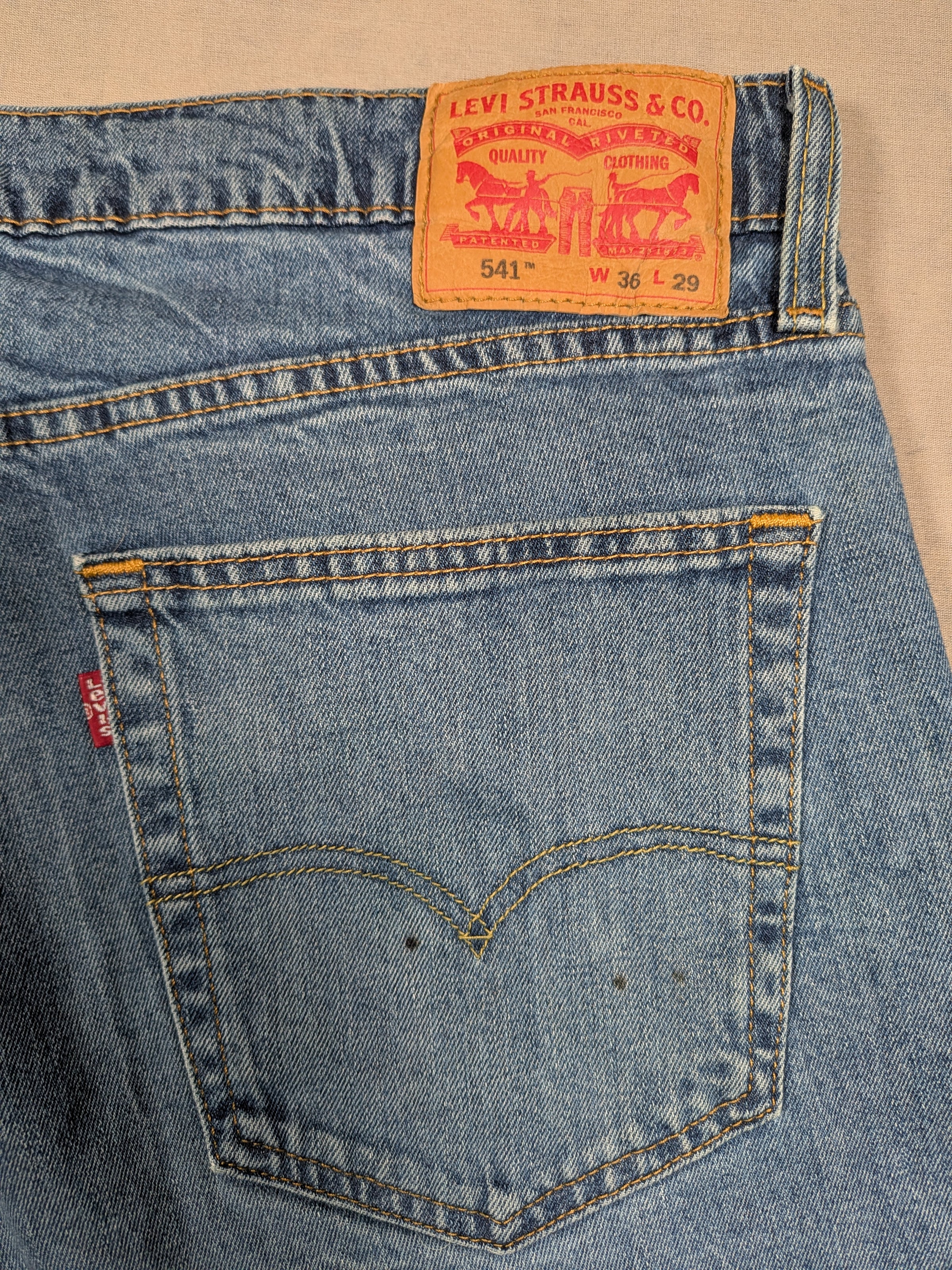 Levi's Jeans Mens Denim 541 Athletic Taper Fit Colour Blue Size W36 L29