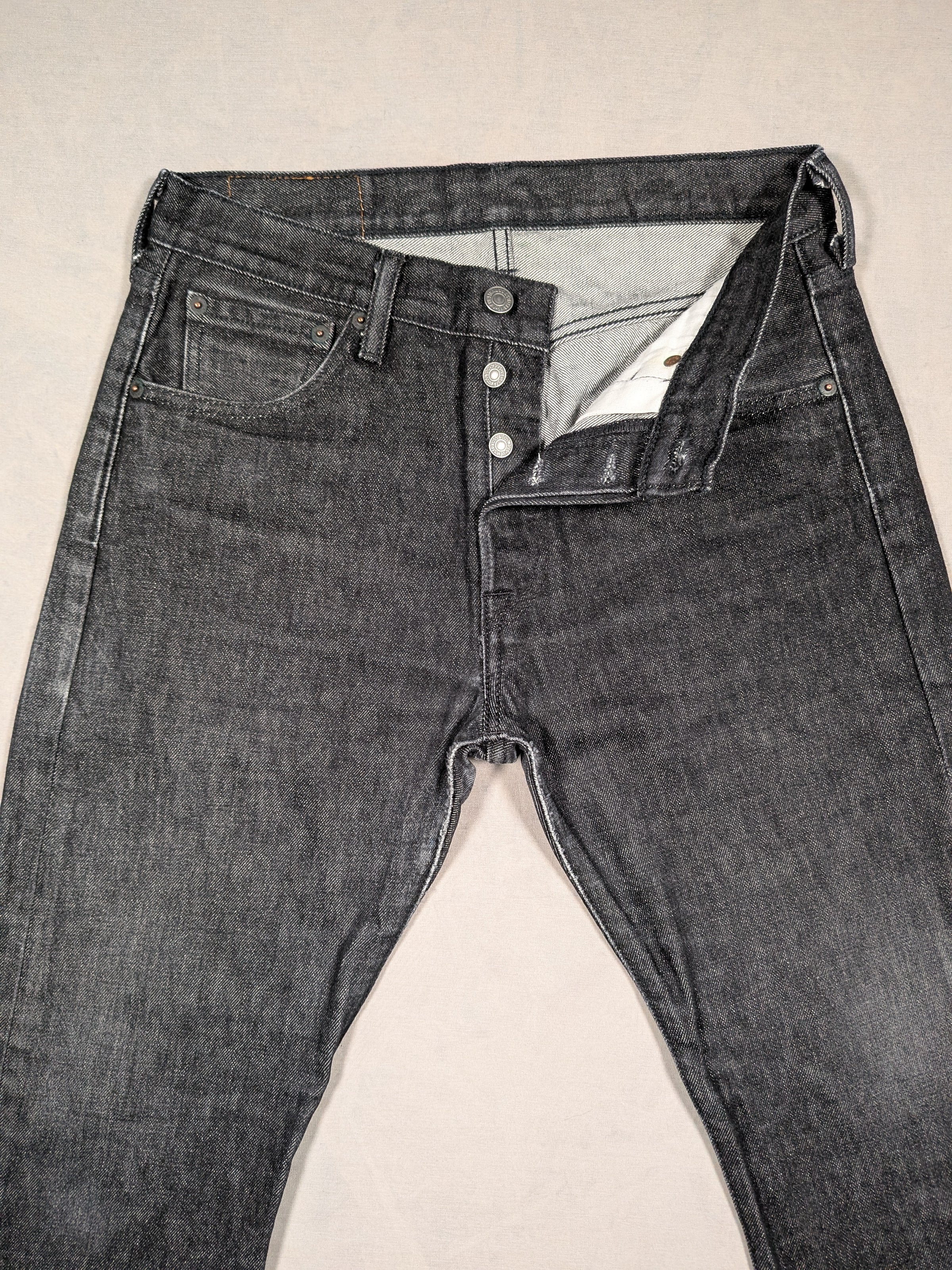 Levi's Jeans Mens Denim 501 Regular Fit Colour Black Size W30 L30