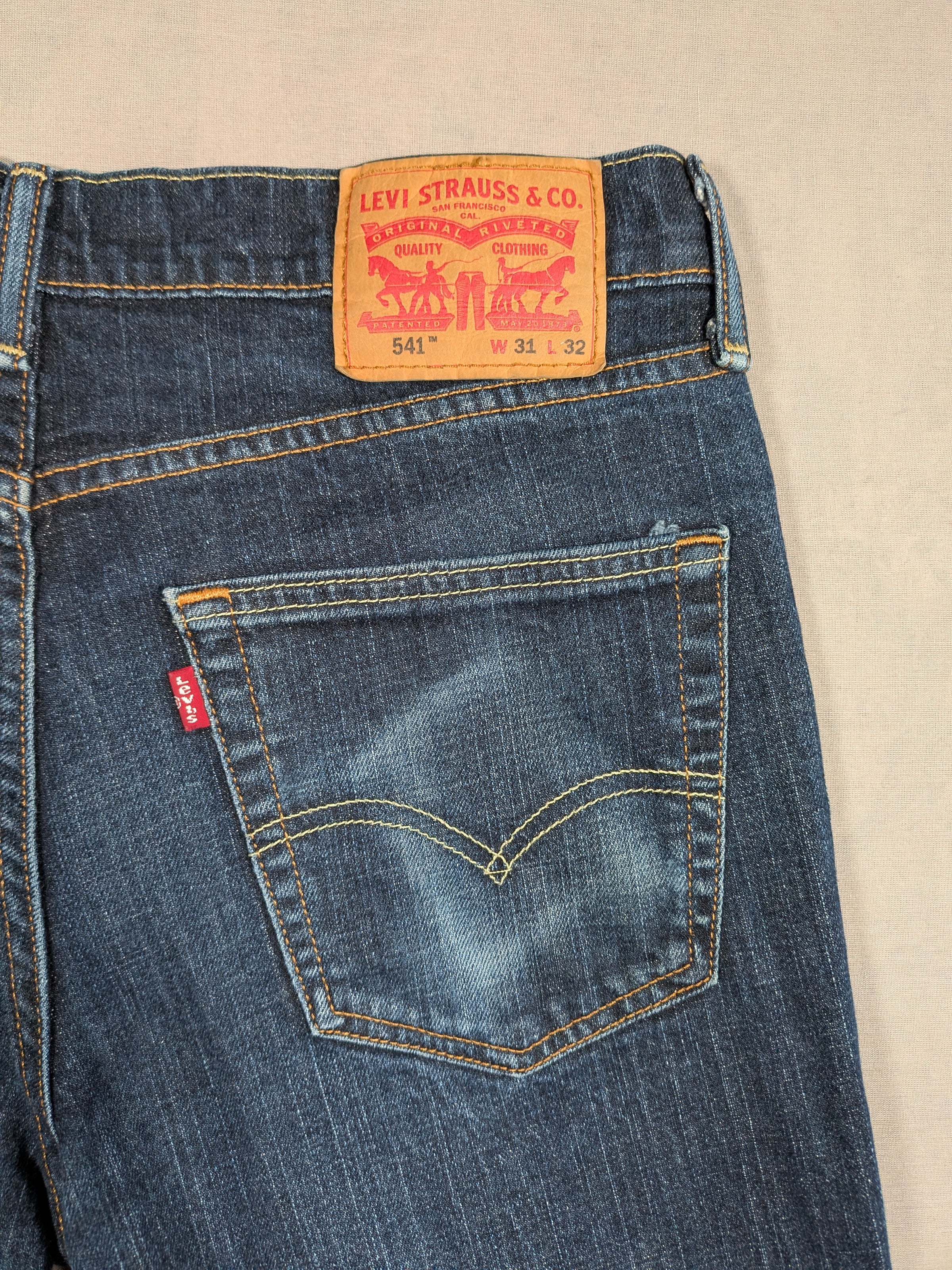 Levi's Jeans Mens Denim 541 Athletic Taper Fit Colour Blue Size W31 L32